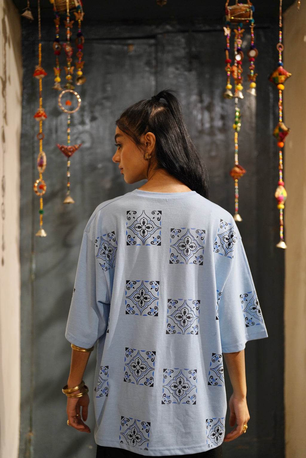 Aasman Tee